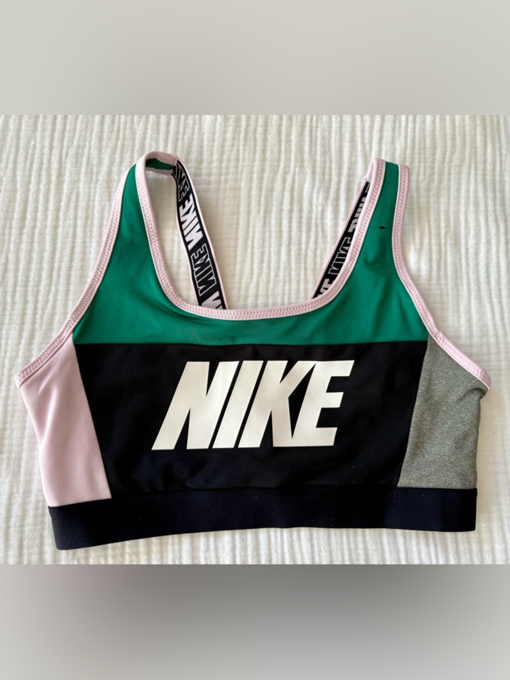 Nike Sport Distort Classic. Women's Medium Support Sports Bra - Picture 2 of 5